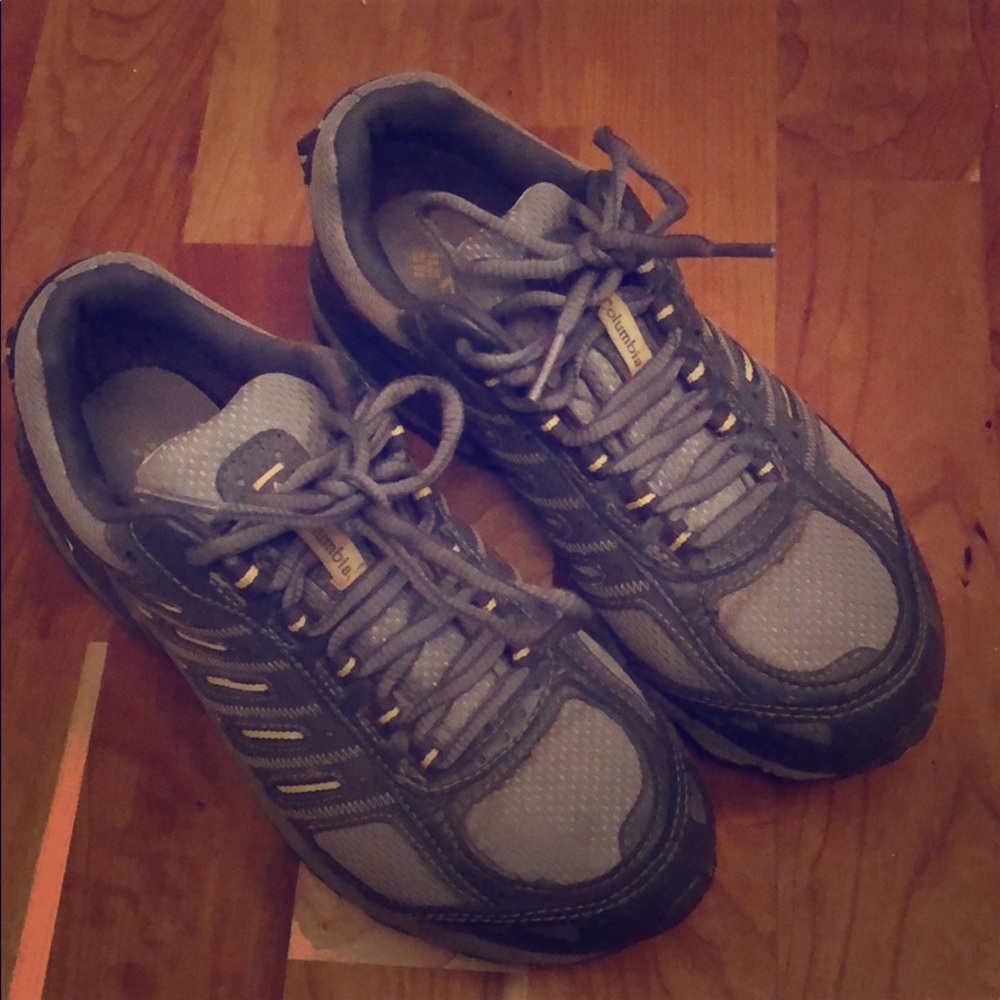 Columbia hiking shoes